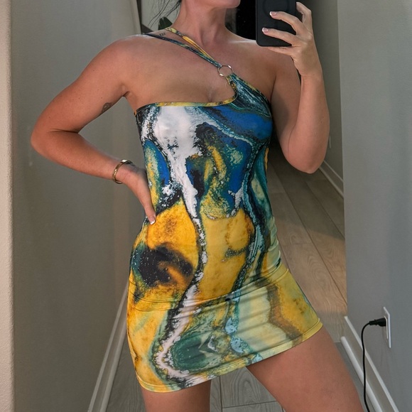 Dresses & Skirts - Vibrant One-Shoulder Dress